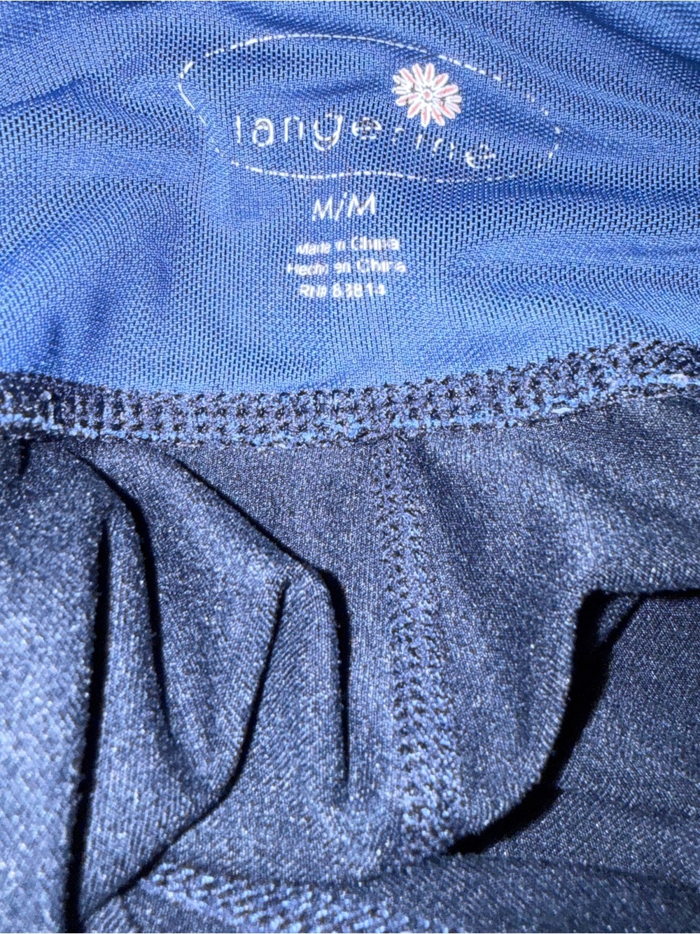 Mixed Activewear Leggings Bundle in Gray, Navy, Black & Plum - Picture 6 of 7